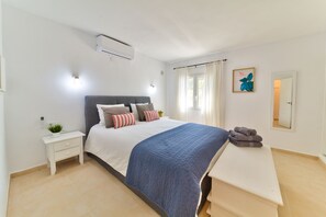 4 bedrooms, iron/ironing board, free WiFi, bed sheets - Casablanca (Xàbia)