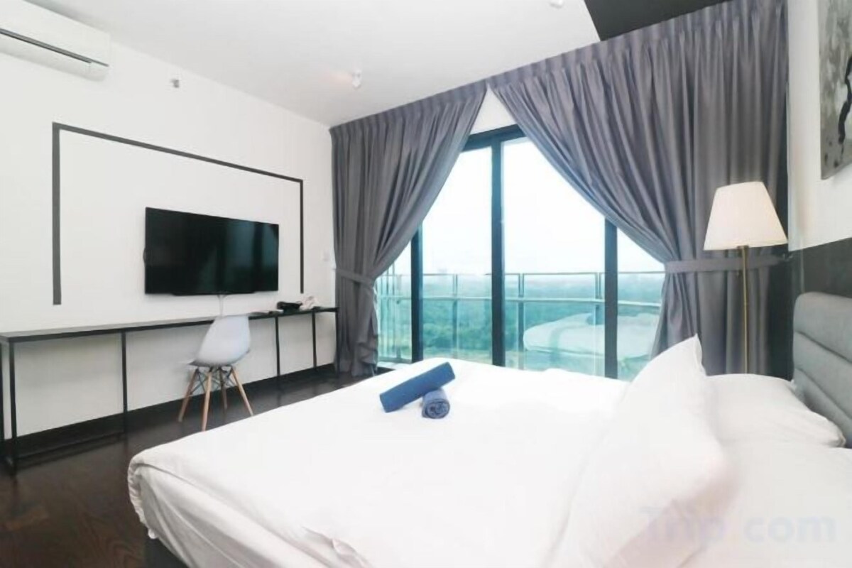 1 bedroom, hypo-allergenic bedding available, desk, laptop workspace
