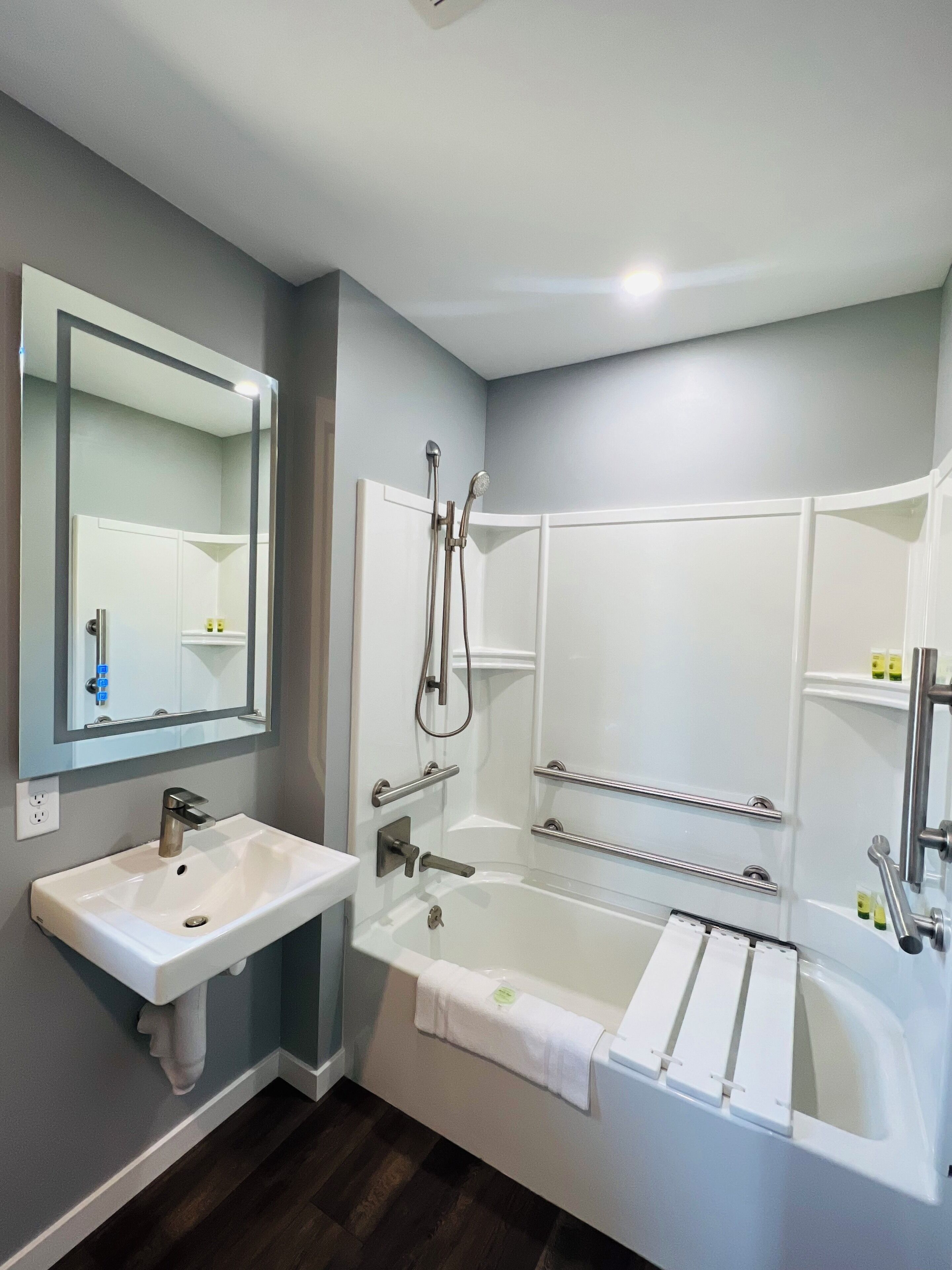 EXPLORE Munising Alger Falls