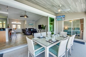 Dining - Special Offer Villa Tropical Breeze - on water, pool, refurbished, gulf access (Cape Coral)