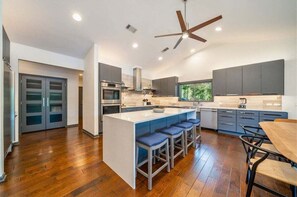 Fridge, microwave, oven, stovetop - Lakeside Oasis | Boat Slip | Sleeps 16 (Hot Springs)