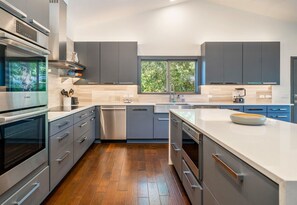 Fridge, microwave, oven, stovetop - Lakeside Oasis | Boat Slip | Sleeps 16 (Hot Springs)