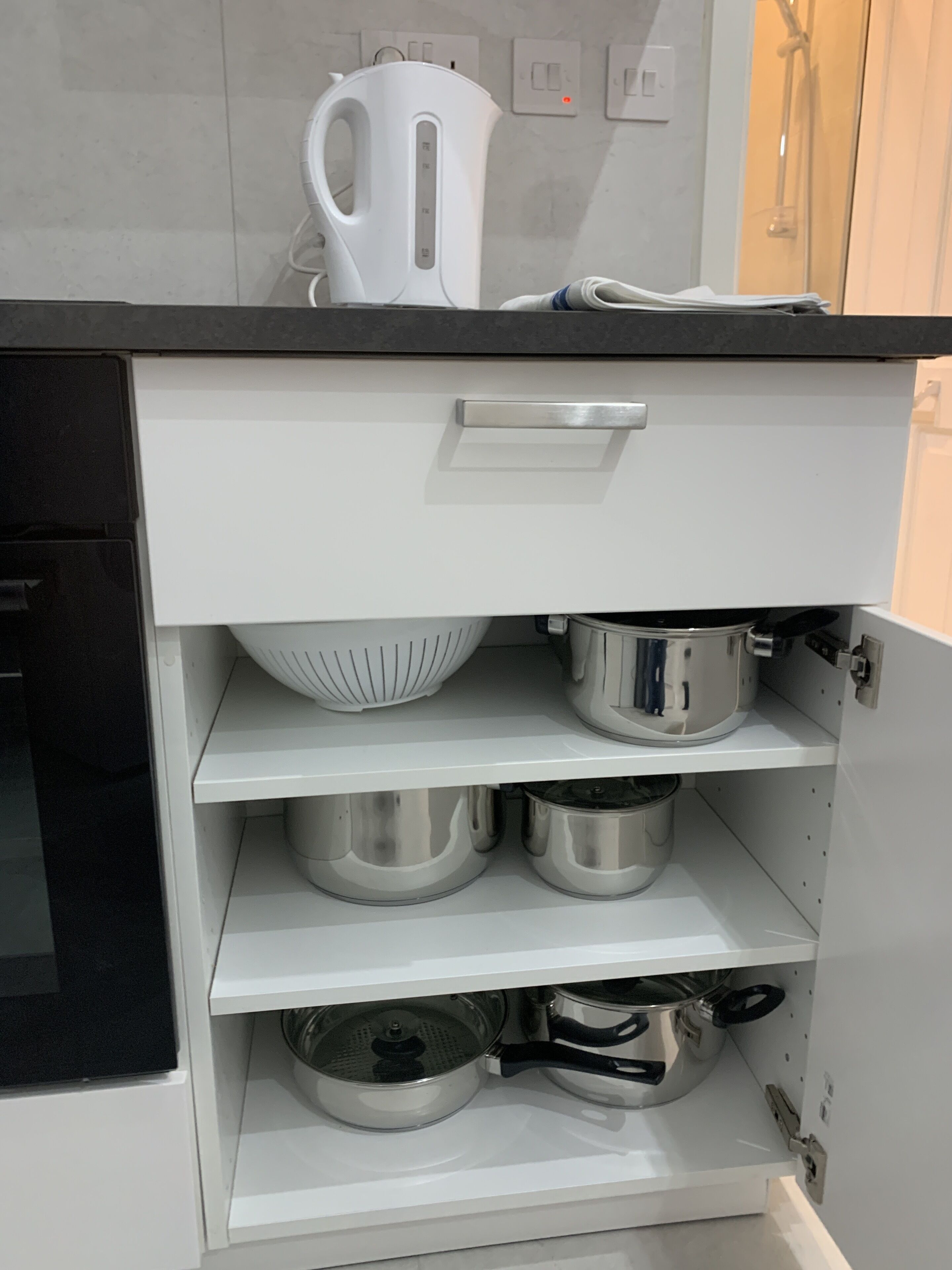 Comfort Apartment | Private kitchen | Full-sized fridge, microwave, oven, stovetop