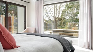 3 makuuhuonetta, silitysrauta/-lauta, Wi-Fi, vuodevaatteet