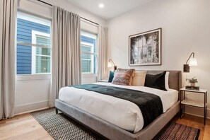 5 bedrooms, desk, iron/ironing board, travel crib