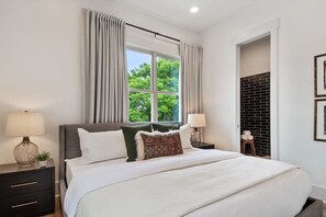 5 bedrooms, desk, iron/ironing board, travel cot - Luxury Home near Frenchmen | Heated Private Pool (New Orleans)