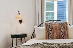 5 bedrooms, desk, iron/ironing board, travel cot - Luxury Home near Frenchmen | Heated Private Pool (New Orleans)