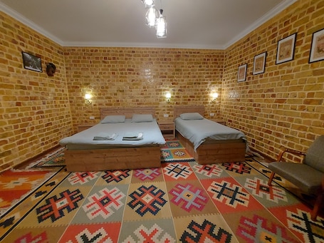 ํจ๋ฐ๋ฆฌ ํธ๋ฆฌํ๋ฃธ | ๊ฐ๊ฐ ๋ค๋ฅธ ์คํ์ผ์ ์ธํ
๋ฆฌ์ด, ๊ฐ๊ฐ ๋ค๋ฅด๊ฒ ๊ฐ๊ตฌ ๋น์น, ์ฑ
์, ๋
ธํธ๋ถ ์์
 ๊ณต๊ฐ