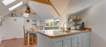 Lavender Cottage -  a self catering cottage that sleeps 4 guests  in 2 bedrooms