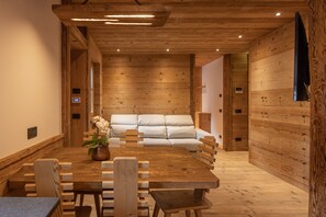 Dining - Casa Ca Dei Pini, surrounded by Nature (Cortina d´Ampezzo)