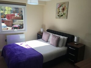 1 bedroom, iron/ironing board, free WiFi - Ch & bro properties Ltd (Leeds)