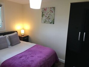 Deluxe Apartment | 1 bedroom, iron/ironing board, free WiFi
