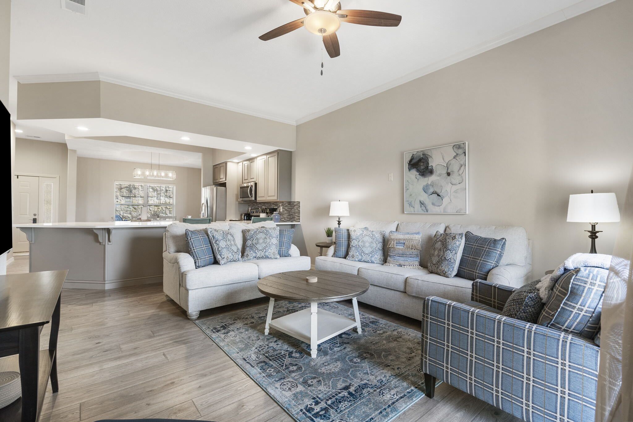 It's a Good Life | Stunning Lake Views!