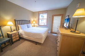 1 多间卧室、熨斗/熨衣板、WiFi、床单