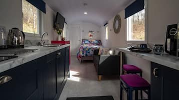 Refrigerador, microondas, lavavajillas y tostadora