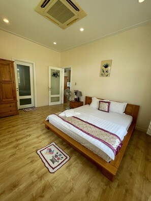 Villa | 3 bedrooms, desk, blackout drapes, soundproofing