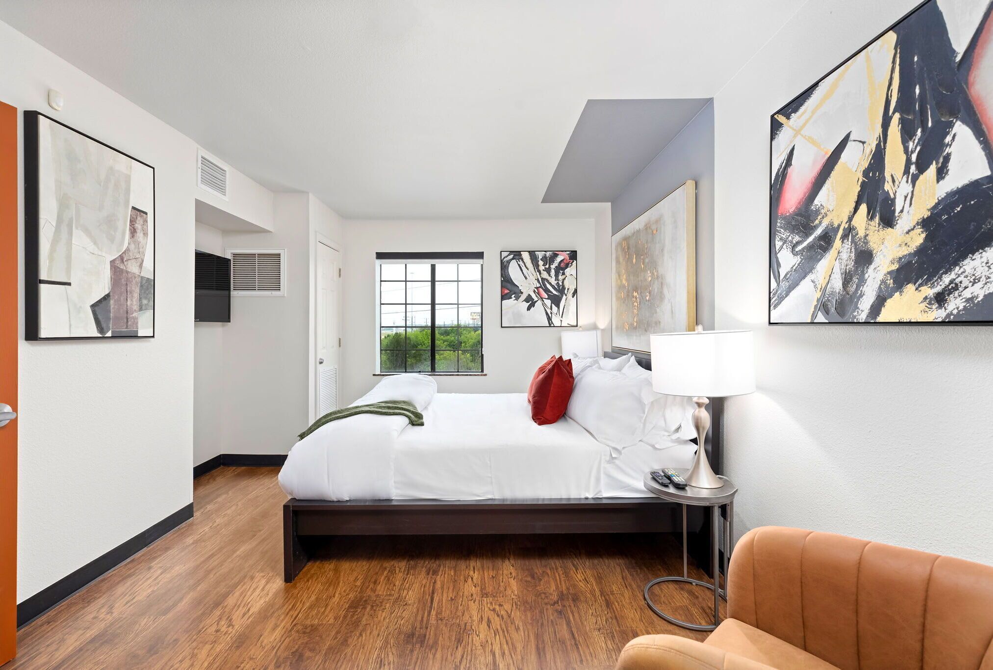 King Bed Suite at The Heart of La Cantera