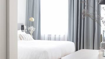 Estudi superior | 1 dormitori, escriptori i espai de treball apte per a portàtils