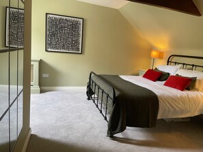 3 bedrooms, desk, iron/ironing board, travel cot
