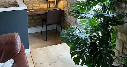 Luxury 3 Bedroom Loft Apartment - Central Stamford