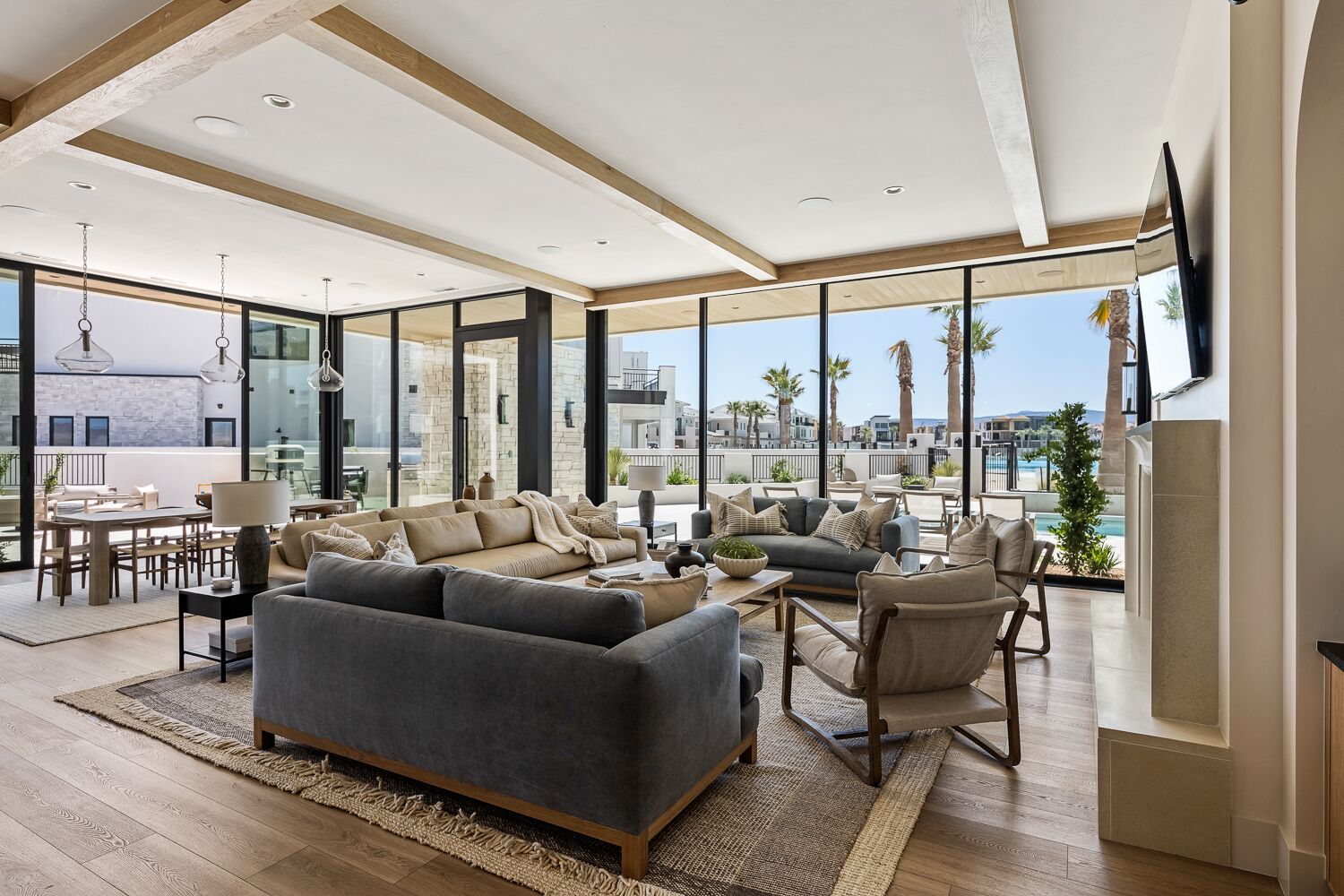 Pura Vista: Private Lagoon Front Beach Access and Private Pool, and Hot Tub