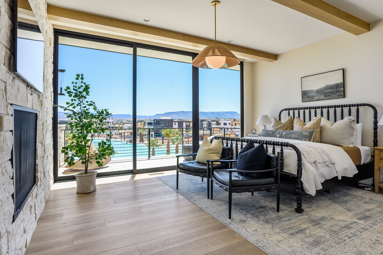 Pura Vista: Private Lagoon Front Beach Access and Private Pool, and Hot Tub