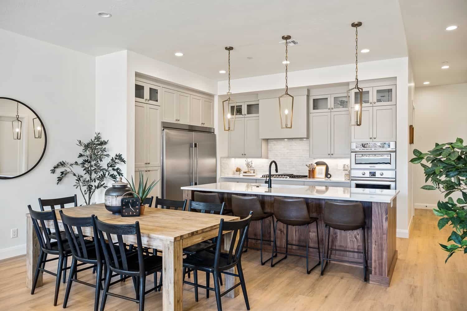 Family Tides: Paddleboards, Kayaks, and a Private Hot Tub