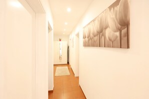 Interior - Casa Chloe, Con Increíble Terraza con Billar y Piscina Privada (Tías)