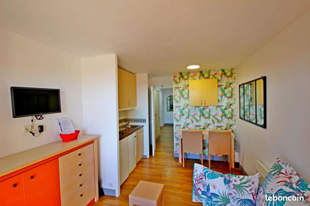 Apartment Cap Esterel sea view with reversible air conditioning