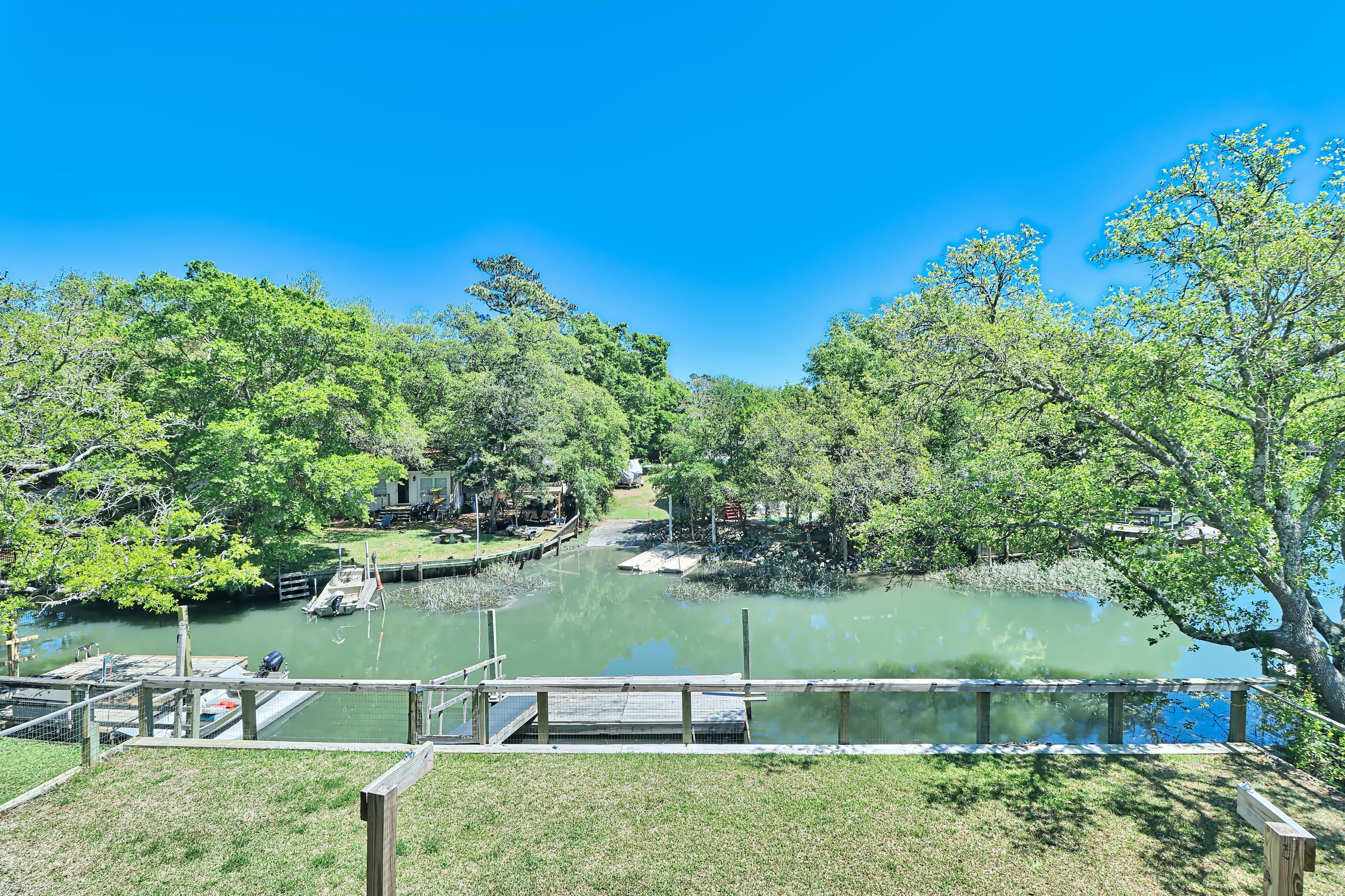 Inlet Front Home - Minutes From Marshwalk