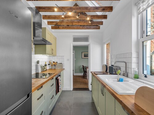 Large Terraced Home In the City - Pass the Keys