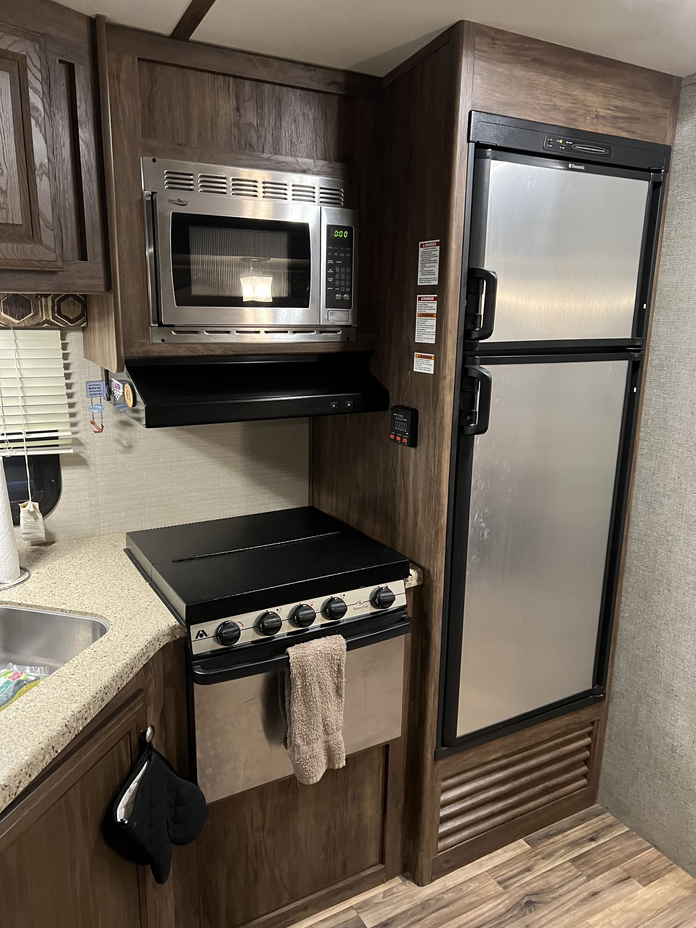 Camper Near Greers Ferry Lake with boat ramp access!