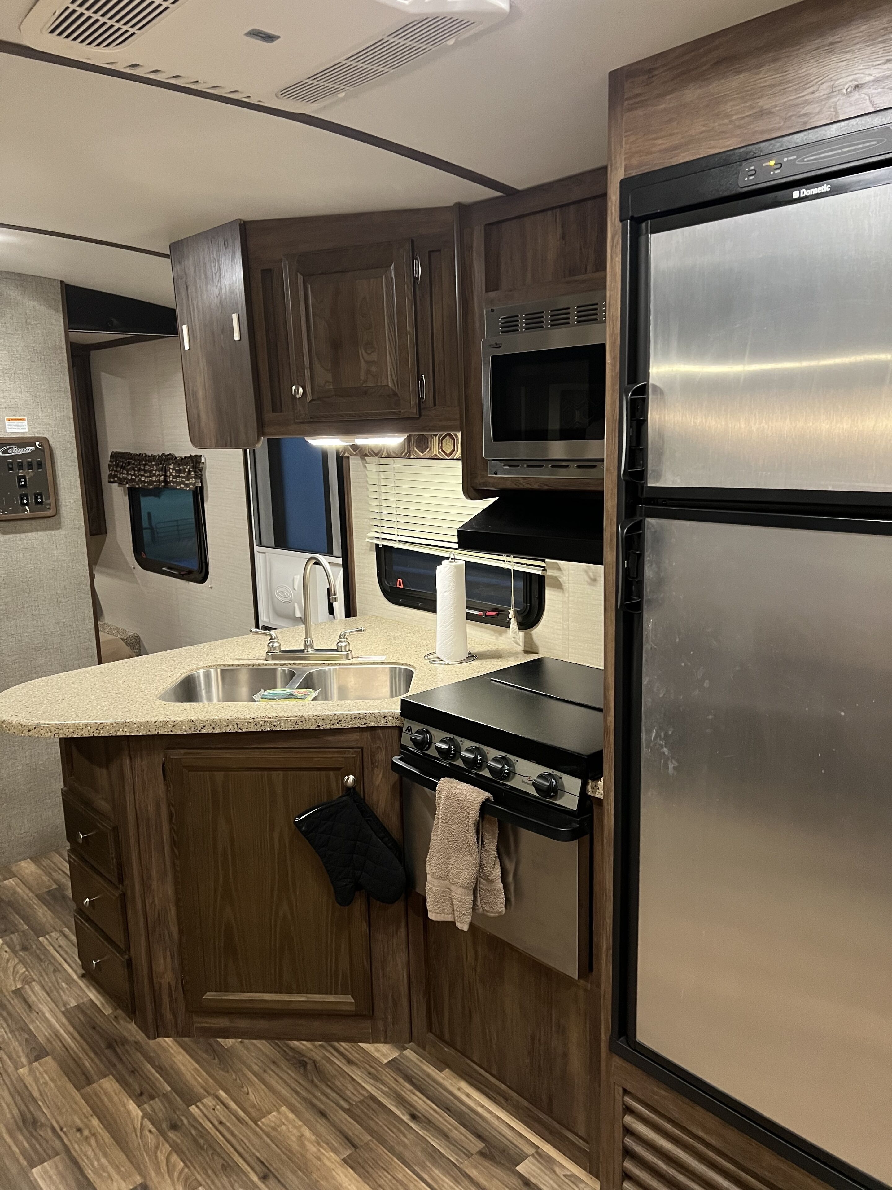 Camper Near Greers Ferry Lake with boat ramp access!