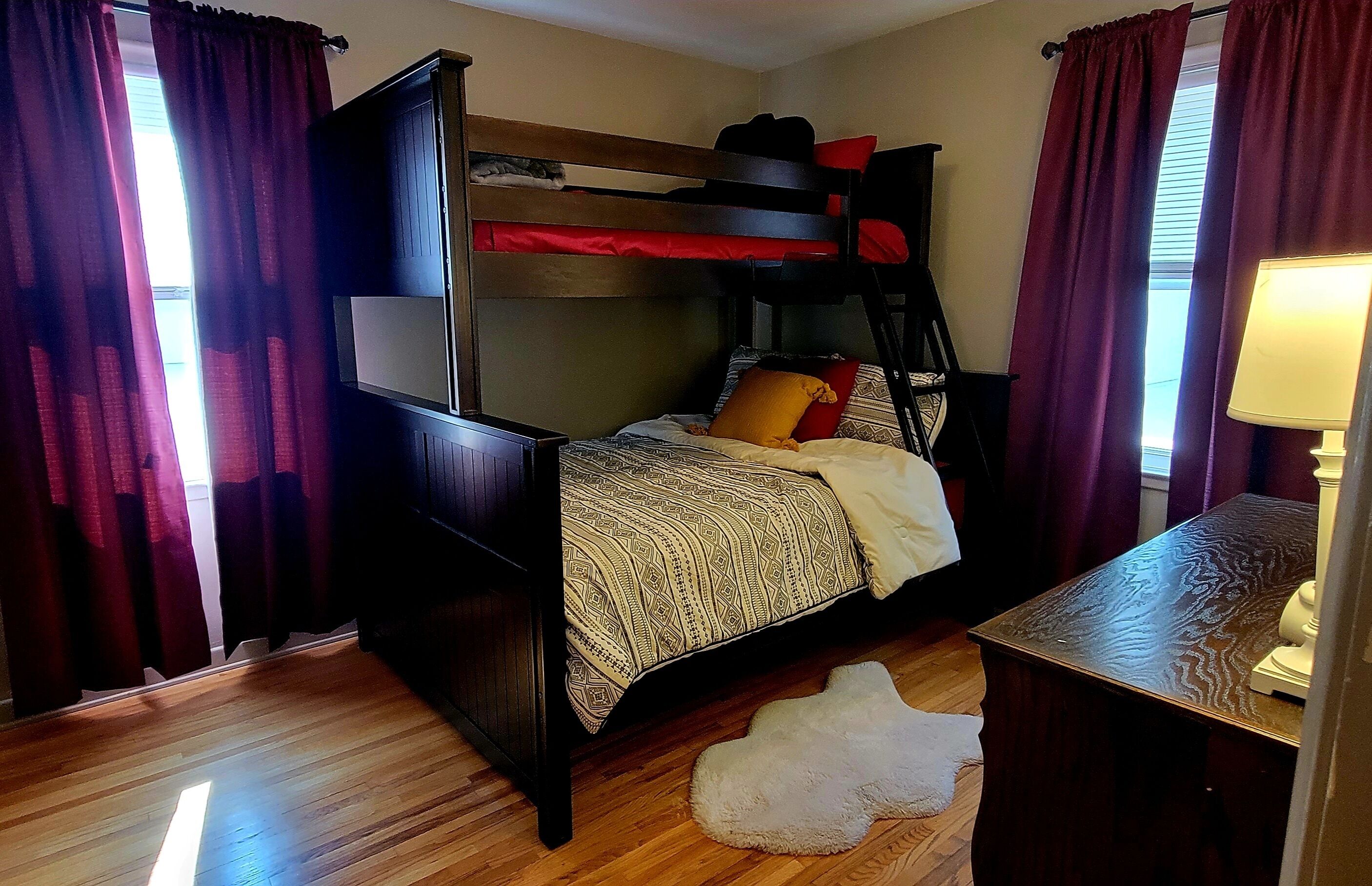 McKennan Magic - Historic 2 BR apartment located 8 blocks from DT Sioux Falls