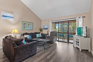 TV - 🌊 Walk to Miramar Beach | Updated 2BR Condo • Pool • Private Access & Coastal Ch (Destin)