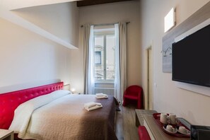 Comfort-Doppelzimmer | Allergikerbettwaren, individuell eingerichtet, Schreibtisch