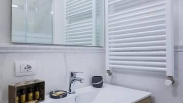 Chambre Triple Confort | Salle de bain