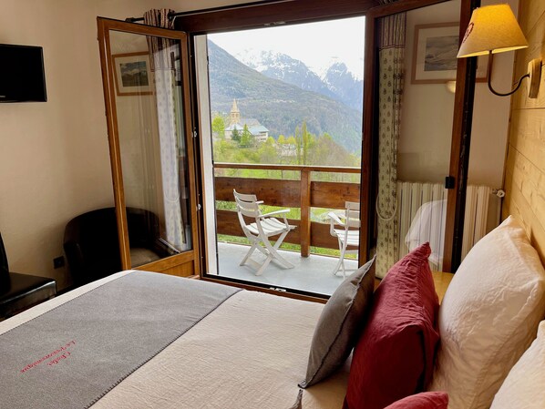 Coffres-forts dans les chambres, Wi-Fi gratuit, draps fournis