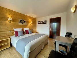 Quarto panorâmico | Cofres nos quartos, Wi-Fi de cortesia, roupa de cama