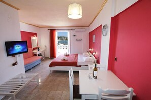 Camas con pillow-top y caja de seguridad en la habitación 