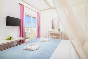 Comfort Penthouse | Pillowtop beds, in-room safe, laptop workspace, soundproofing - Aris studios (Hersonissos)