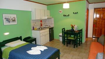 Pillowtop beds, in-room safe, laptop workspace, soundproofing