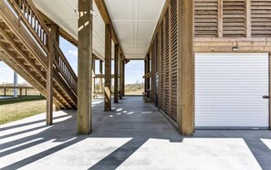 Terrace/patio - The Sandy Pelican Beach Home- Sleeps 8, Pet Friendly, Near beach, EV Charger (Bolivar Peninsula)