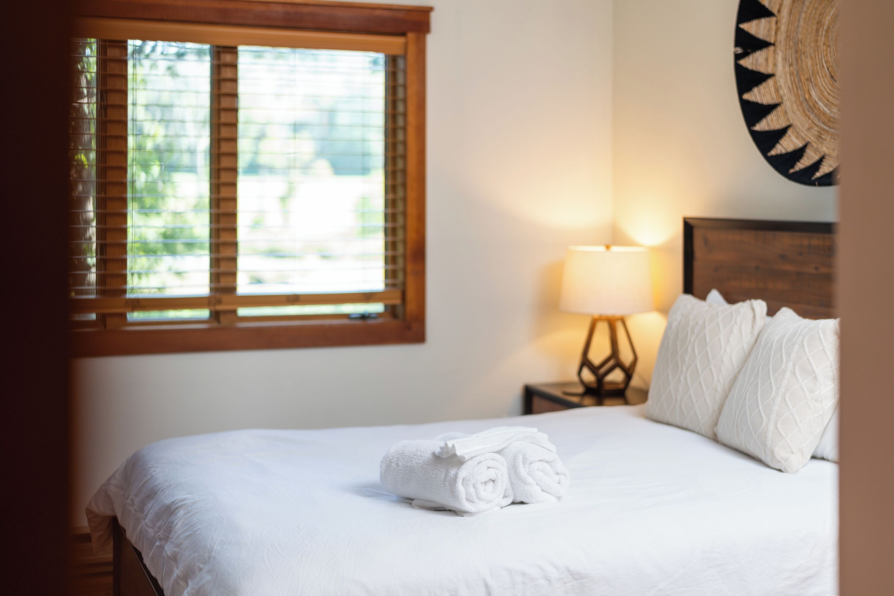 4 habitaciones, escritorio, tabla de planchar con plancha y wifi gratis 