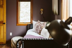 4 soverom, skrivebord, strykejern/-brett og wi-fi (inkludert)