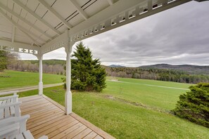 Terrace/patio - 17-Acre Vermont Escape w/ Panoramic Mountain Views (Cavendish)
