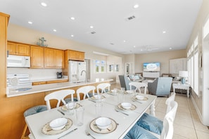 Fridge, microwave, oven, stovetop - 4th of July week now available as a Friday or Saturday check in! (St. George Island)
