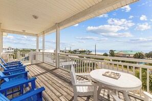 Outdoor dining - 4th of July week now available as a Friday or Saturday check in! (St. George Island)