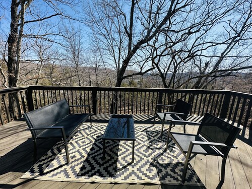 NEW LISTING SPECIAL! Large-Serene House w/Great Views. 