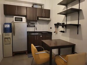 Kühlschrank, Mikrowelle